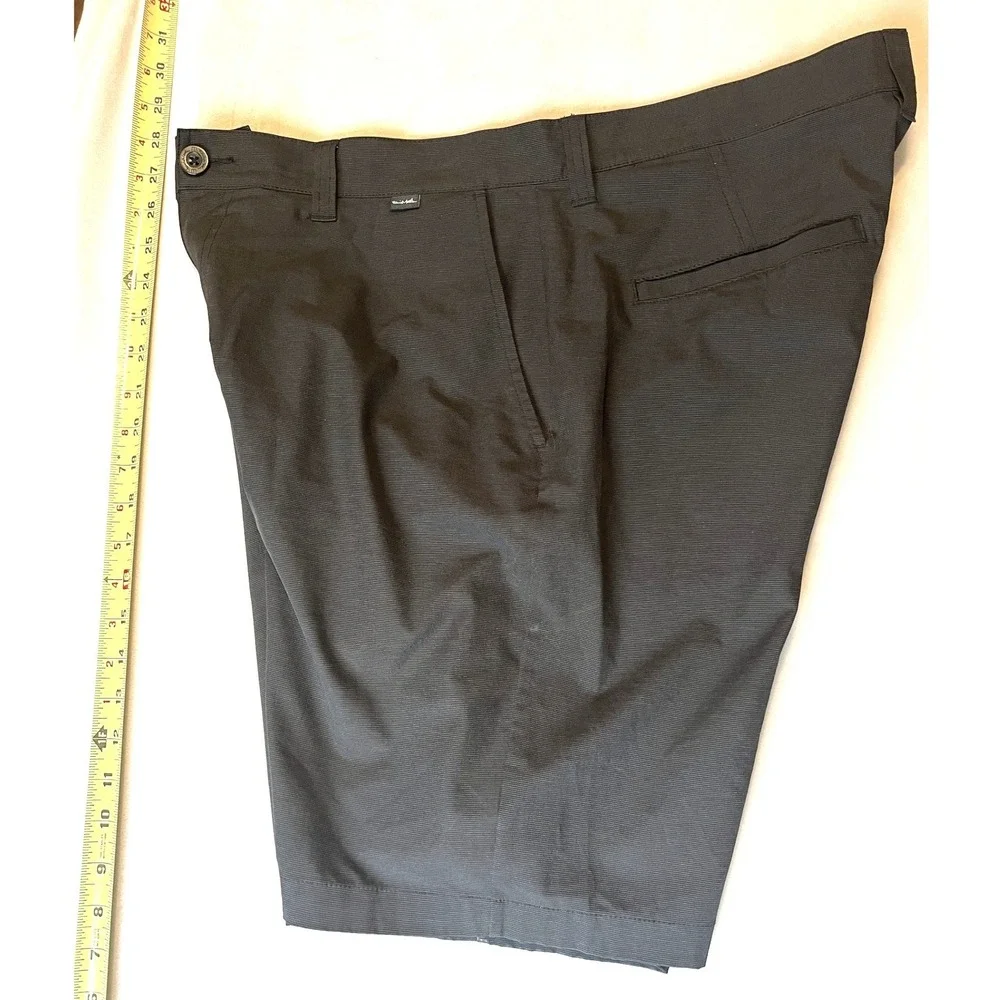 TravisMathew Beck Golf Shorts Mens 36 Dark Grey Micro Stripe Performance Stretch - Picture 4 of 7